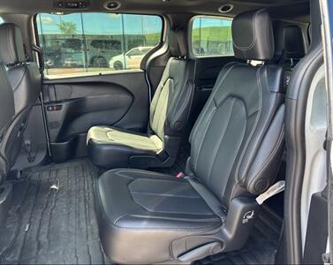 2024 Chrysler Pacifica Touring L Sunroof S package   - Photo 24 - St Albert, AB T8N 3Z7
