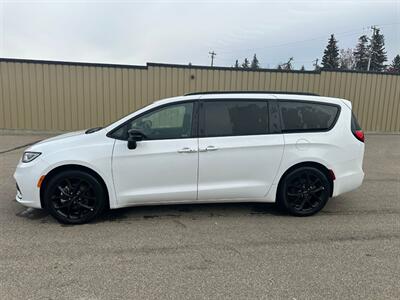 2024 Chrysler Pacifica Touring L Sunroof S package - Photo 4 - St Albert, AB T8N 3Z7