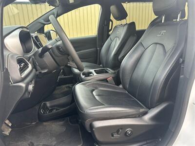 2024 Chrysler Pacifica Touring L Sunroof S package - Photo 8 - St Albert, AB T8N 3Z7