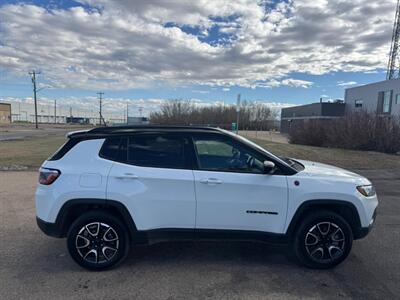 2024 Jeep Compass Trailhawk 2.0L Turbo I4   - Photo 3 - Edmonton, AB T5L 2J7