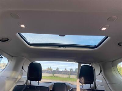 2018 Chrysler Pacifica Touring L Plus 3.6L 6cyl   - Photo 11 - Edmonton, AB T5L 2J7