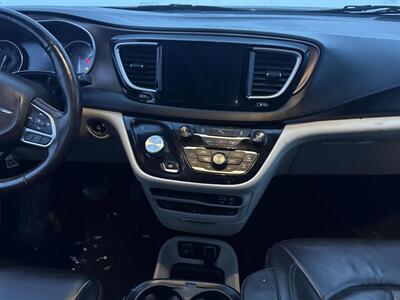 2018 Chrysler Pacifica Touring L Plus 3.6L 6cyl   - Photo 8 - Edmonton, AB T5L 2J7