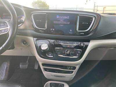 2018 Chrysler Pacifica Touring L Plus 3.6L 6cyl   - Photo 6 - Edmonton, AB T5L 2J7