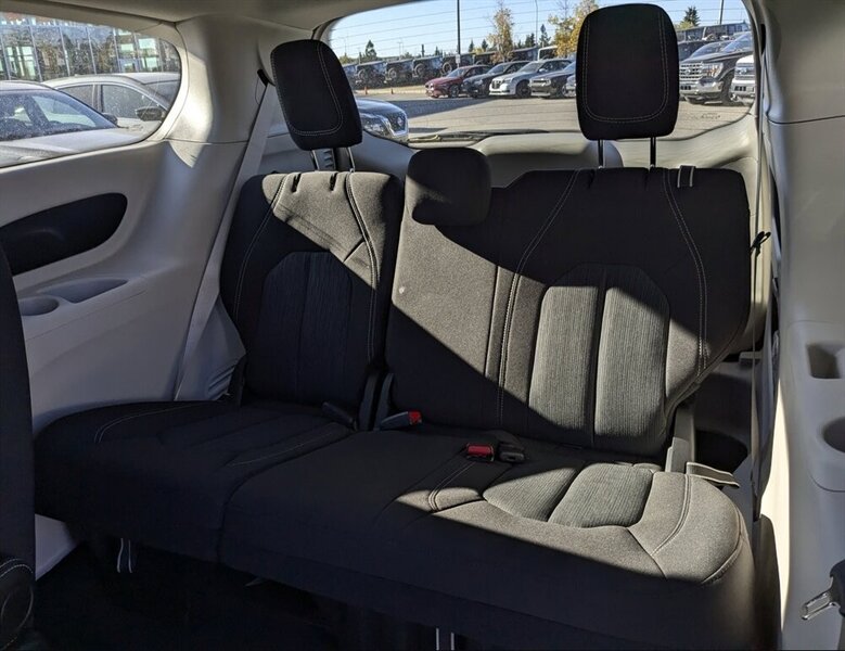 2024 Chrysler Grand Caravan SXT - Photo 20 - St Albert, AB T8N 3Z7
