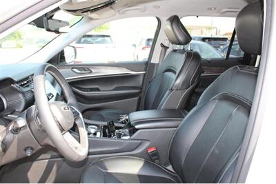 2023 Jeep Grand Cherokee Limited Black Pack  4x4 - Photo 10 - St Albert, AB T8N 3Z7