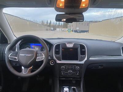 2023 Chrysler 300 Series Touring L   - Photo 9 - St Albert, AB T8N 3Z7