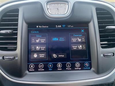 2023 Chrysler 300 Series Touring L   - Photo 14 - St Albert, AB T8N 3Z7