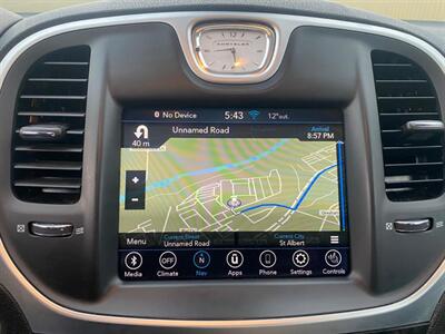 2023 Chrysler 300 Series Touring L   - Photo 13 - St Albert, AB T8N 3Z7