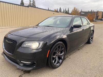 2023 Chrysler 300 Series Touring L   - Photo 1 - St Albert, AB T8N 3Z7