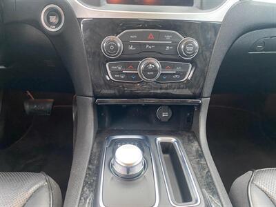 2023 Chrysler 300 Series Touring L   - Photo 12 - St Albert, AB T8N 3Z7