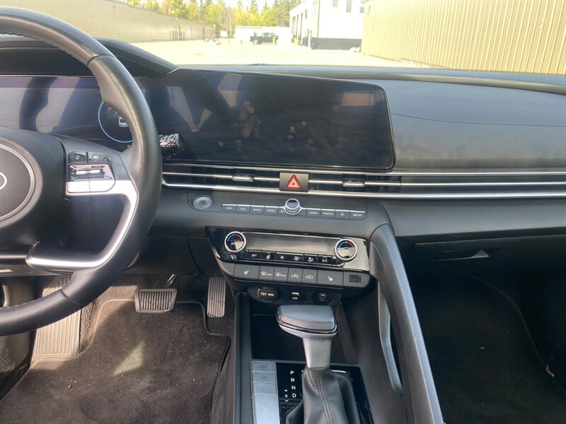 2025 Hyundai ELANTRA Preferred Tech Package - Photo 10 - St Albert, AB T8N 3Z7