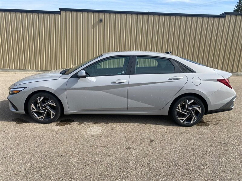 2025 Hyundai ELANTRA Preferred Tech Package - Photo 2 - St Albert, AB T8N 3Z7