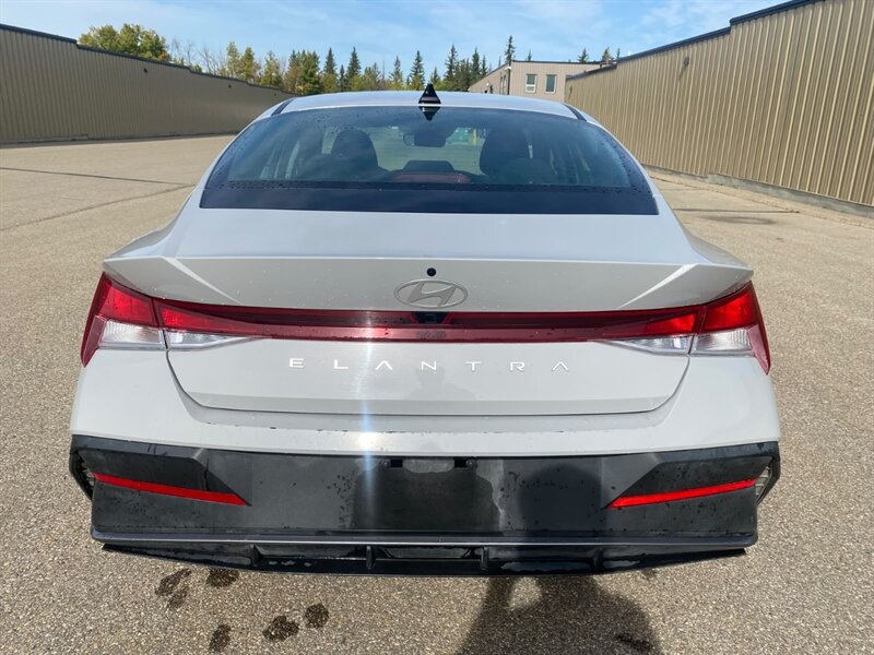 2025 Hyundai ELANTRA Preferred Tech Package - Photo 7 - St Albert, AB T8N 3Z7