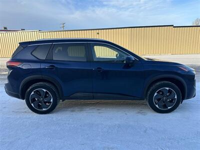 2024 Nissan Rogue SV Moonroof AWD - Photo 5 - St Albert, AB T8N 3Z7