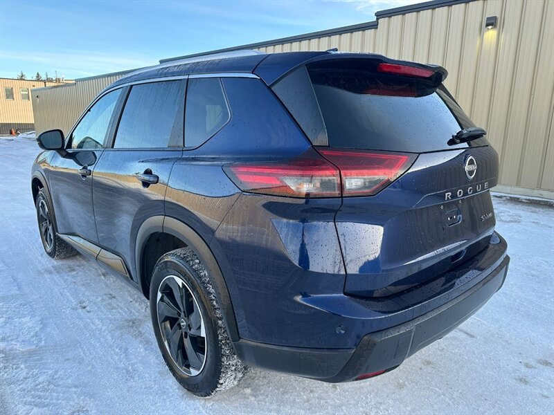 2024 Nissan Rogue SV Moonroof AWD - Photo 6 - St Albert, AB T8N 3Z7