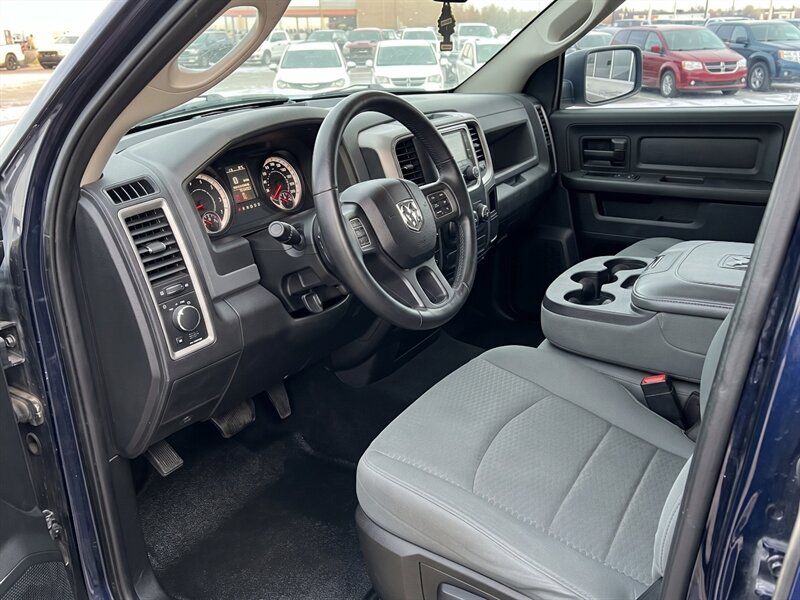 2017 RAM 1500 Tradesman 5.7L Hemi 4x4 - Photo 7 - Edmonton, AB T5L 2J7