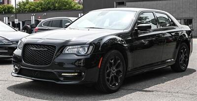 2023 Chrysler 300 Series Touring L   - Photo 1 - St Albert, AB T8N 3Z7