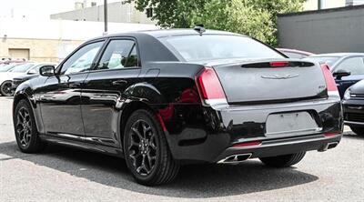 2023 Chrysler 300 Series Touring L   - Photo 7 - St Albert, AB T8N 3Z7