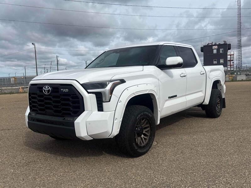 2022 Toyota Tundra SR5 4x4 Crewmax   - Photo 1 - Edmonton, AB T5L 2J7
