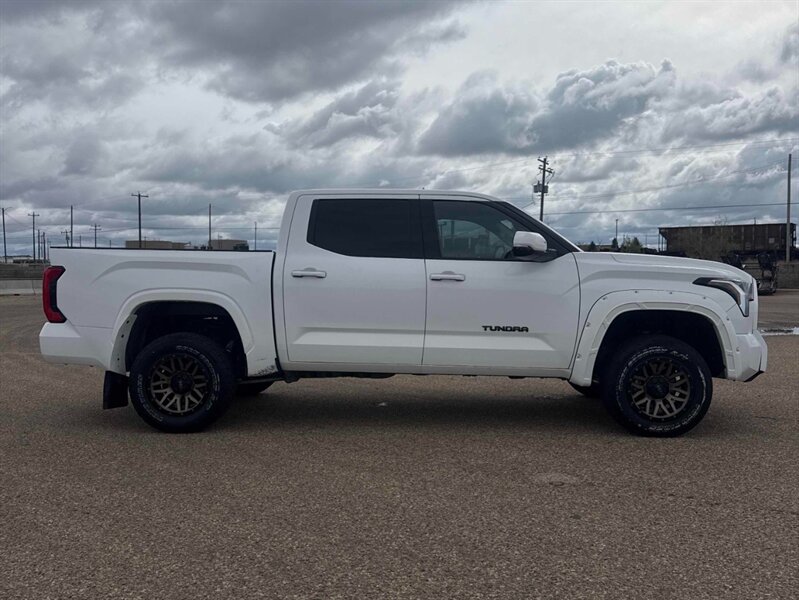 2022 Toyota Tundra SR5 4x4 Crewmax - Photo 4 - Edmonton, AB T5L 2J7