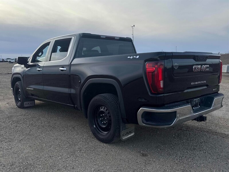 2022 GMC Sierra 1500 Limited SLT 4x4 - Photo 3 - Edmonton, AB T5L 2J7