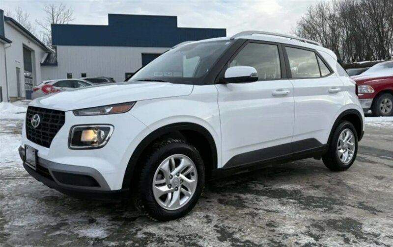 2024 Hyundai VENUE Preferred   - Photo 1 - St Albert, AB T8N 3Z7