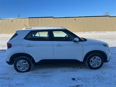 2024 Hyundai VENUE Preferred   - Photo 4 - St Albert, AB T8N 3Z7