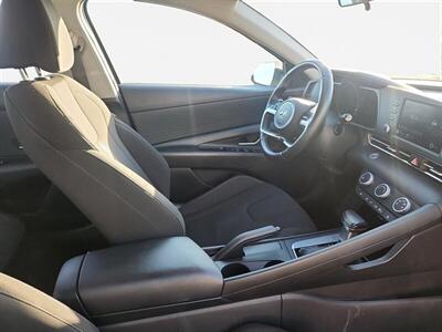 2022 Hyundai ELANTRA Preferred   - Photo 15 - St Albert, AB T8N 3Z7