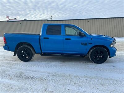 2019 RAM 1500 Classic Express Blackout  Crew Cab 4x4 - Photo 4 - St Albert, AB T8N 3Z7