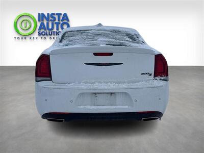 2022 Chrysler 300 Series S V6   - Photo 4 - Edmonton, AB T5L 2J7