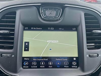 2022 Chrysler 300 Series S V6   - Photo 13 - Edmonton, AB T5L 2J7