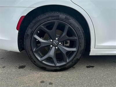 2022 Chrysler 300 Series S V6   - Photo 18 - Edmonton, AB T5L 2J7