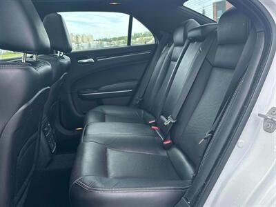2022 Chrysler 300 Series S V6   - Photo 17 - Edmonton, AB T5L 2J7