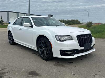 2022 Chrysler 300 Series S V6   - Photo 8 - Edmonton, AB T5L 2J7