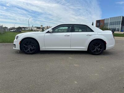 2022 Chrysler 300 Series S V6   - Photo 3 - Edmonton, AB T5L 2J7