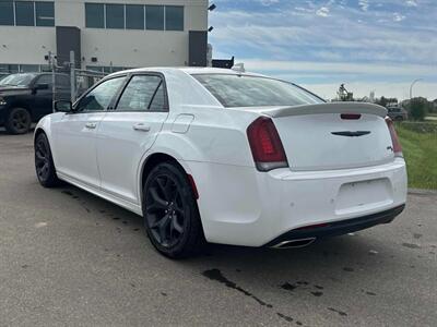 2022 Chrysler 300 Series S V6   - Photo 4 - Edmonton, AB T5L 2J7
