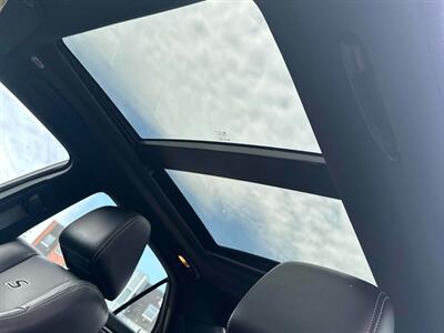 2022 Chrysler 300 Series S V6   - Photo 16 - Edmonton, AB T5L 2J7