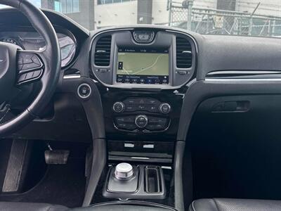 2022 Chrysler 300 Series S V6   - Photo 12 - Edmonton, AB T5L 2J7