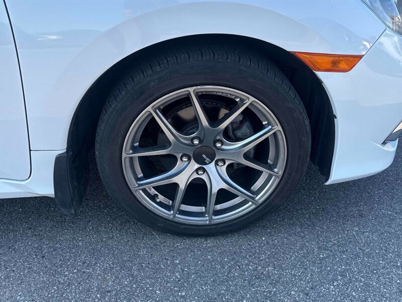 2019 Honda Civic DX - Photo 12 - St Albert, AB T8N 3Z7