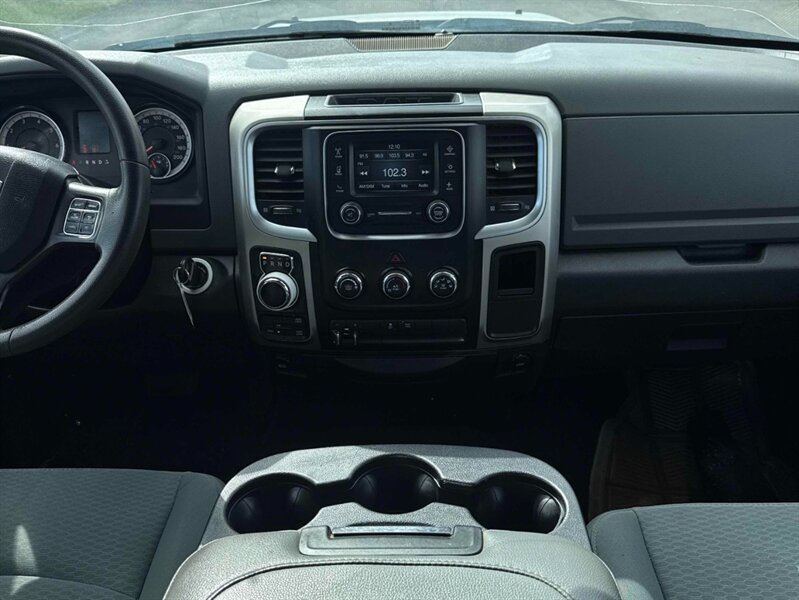 2017 RAM 1500 SLT HEMI 5.7L V8 4X4 - Photo 7 - Edmonton, AB T5L 2J7