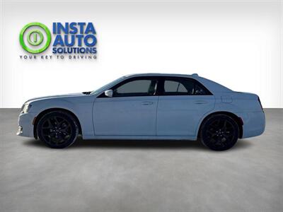 2022 Chrysler 300 Series Touring L   - Photo 2 - Edmonton, AB T5L 2J7