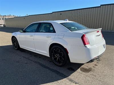 2023 Chrysler 300 Series S   - Photo 7 - St Albert, AB T8N 3Z7