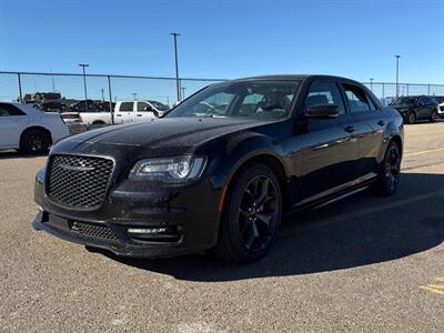 2023 Chrysler 300 Series Touring L   - Photo 1 - St Albert, AB T8N 3Z7