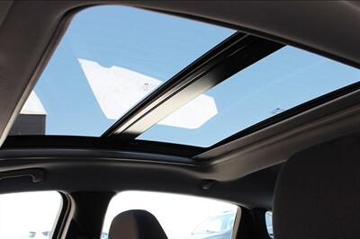 2023 Chevrolet Malibu LT Midnight Edition Sunroof   - Photo 12 - St Albert, AB T8N 3Z7
