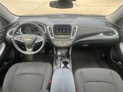 2023 Chevrolet Malibu LT Midnight Edition Sunroof   - Photo 10 - St Albert, AB T8N 3Z7