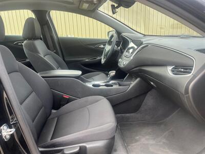 2023 Chevrolet Malibu LT Midnight Edition Sunroof   - Photo 13 - St Albert, AB T8N 3Z7