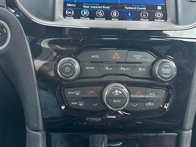 2023 Chrysler 300 Series S   - Photo 14 - Acheson, AB T7X 5A3