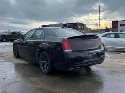 2023 Chrysler 300 Series S   - Photo 4 - Acheson, AB T7X 5A3