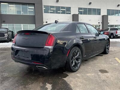 2023 Chrysler 300 Series S   - Photo 6 - Acheson, AB T7X 5A3