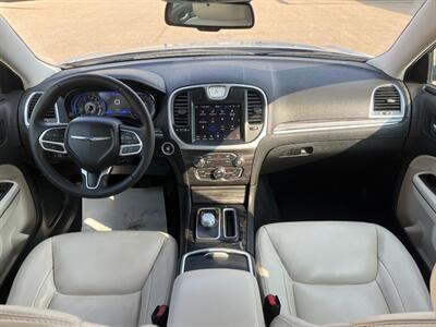 2022 Chrysler 300 Series Touring L  AWD - Photo 9 - St Albert, AB T8N 3Z7